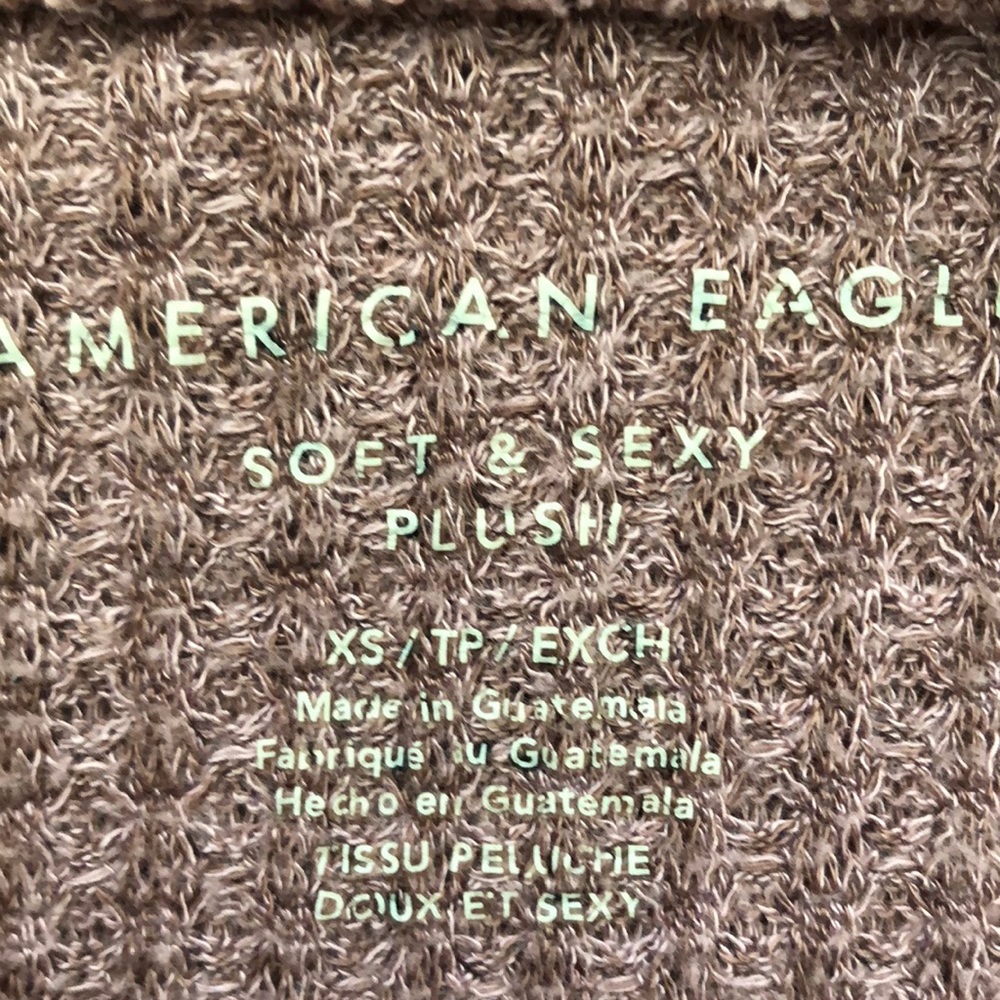 American Eagle long sleeves - Picture 2 of 3